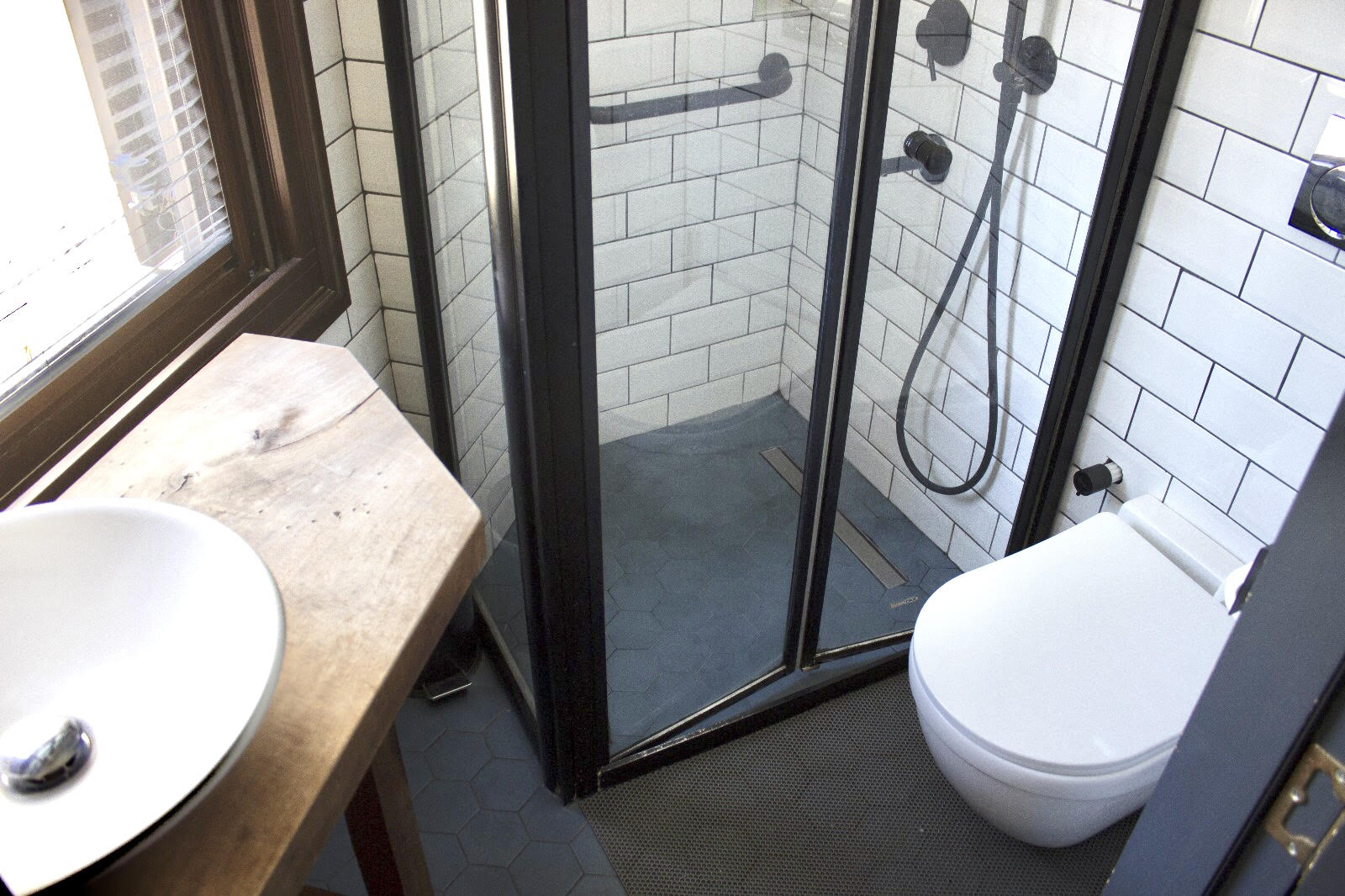 Twin Room - Image 7